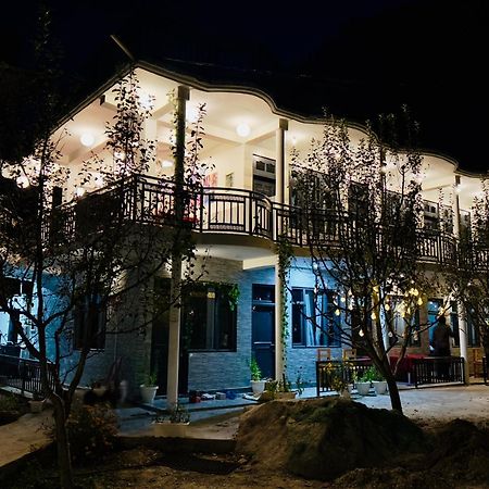 Rare House Hotel Kalgha Ngoại thất bức ảnh