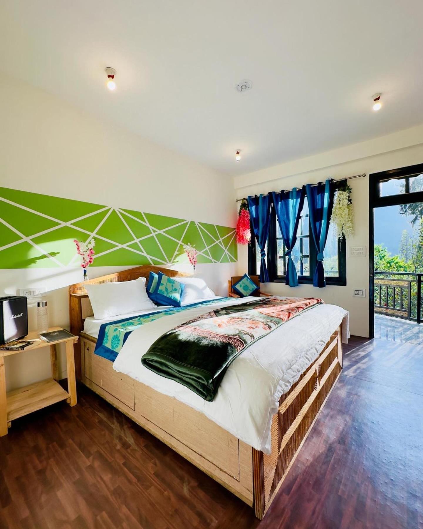 Rare House Hotel Kalgha Ngoại thất bức ảnh
