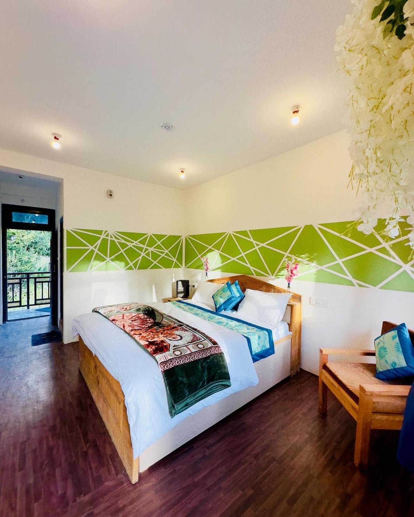 Rare House Hotel Kalgha Ngoại thất bức ảnh