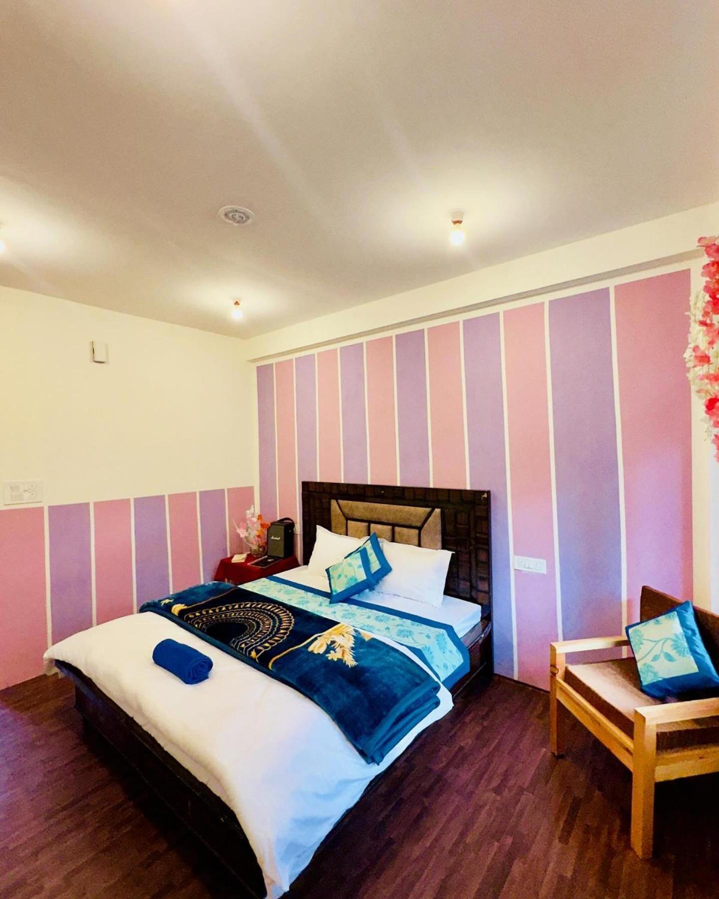 Rare House Hotel Kalgha Ngoại thất bức ảnh