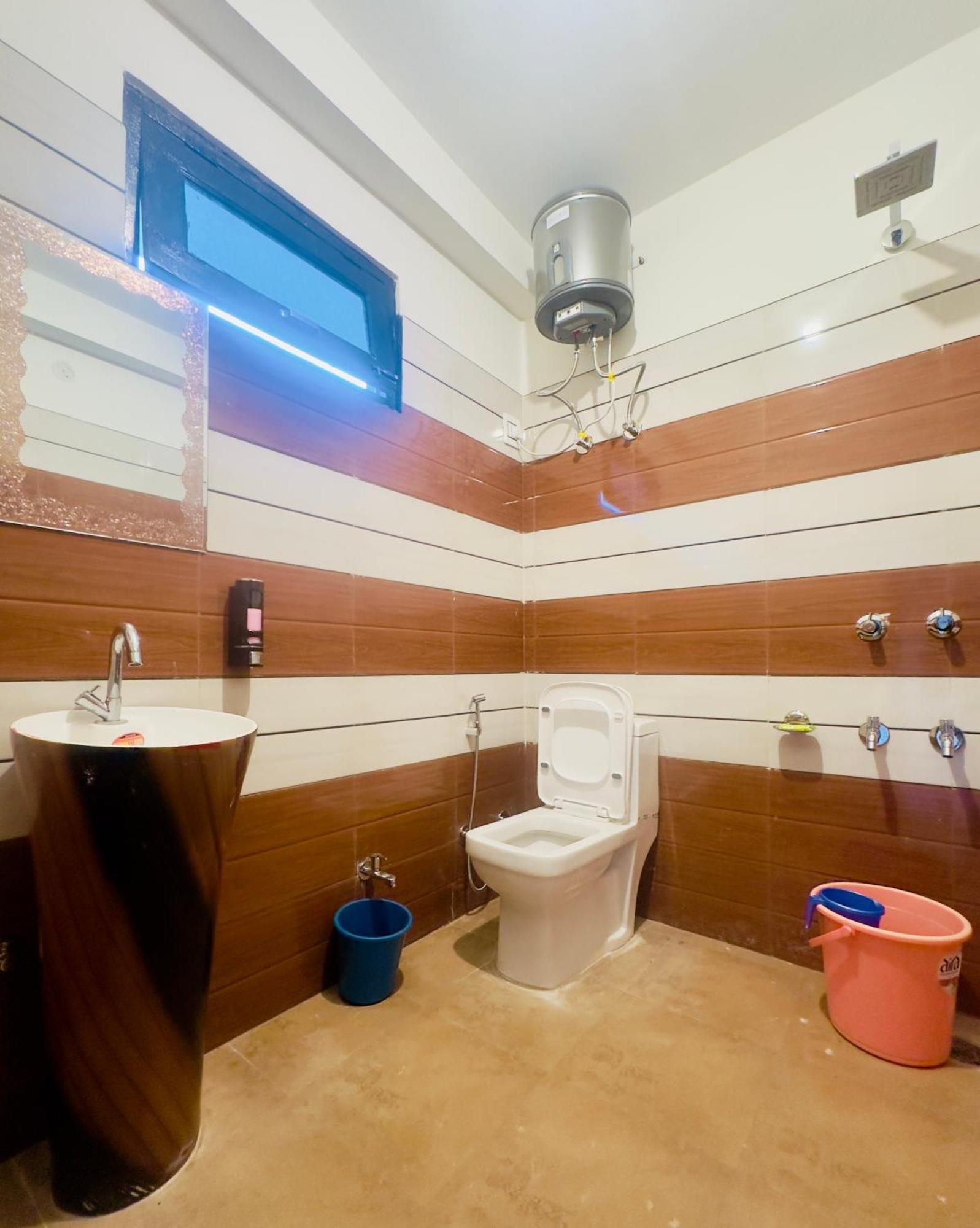 Rare House Hotel Kalgha Ngoại thất bức ảnh