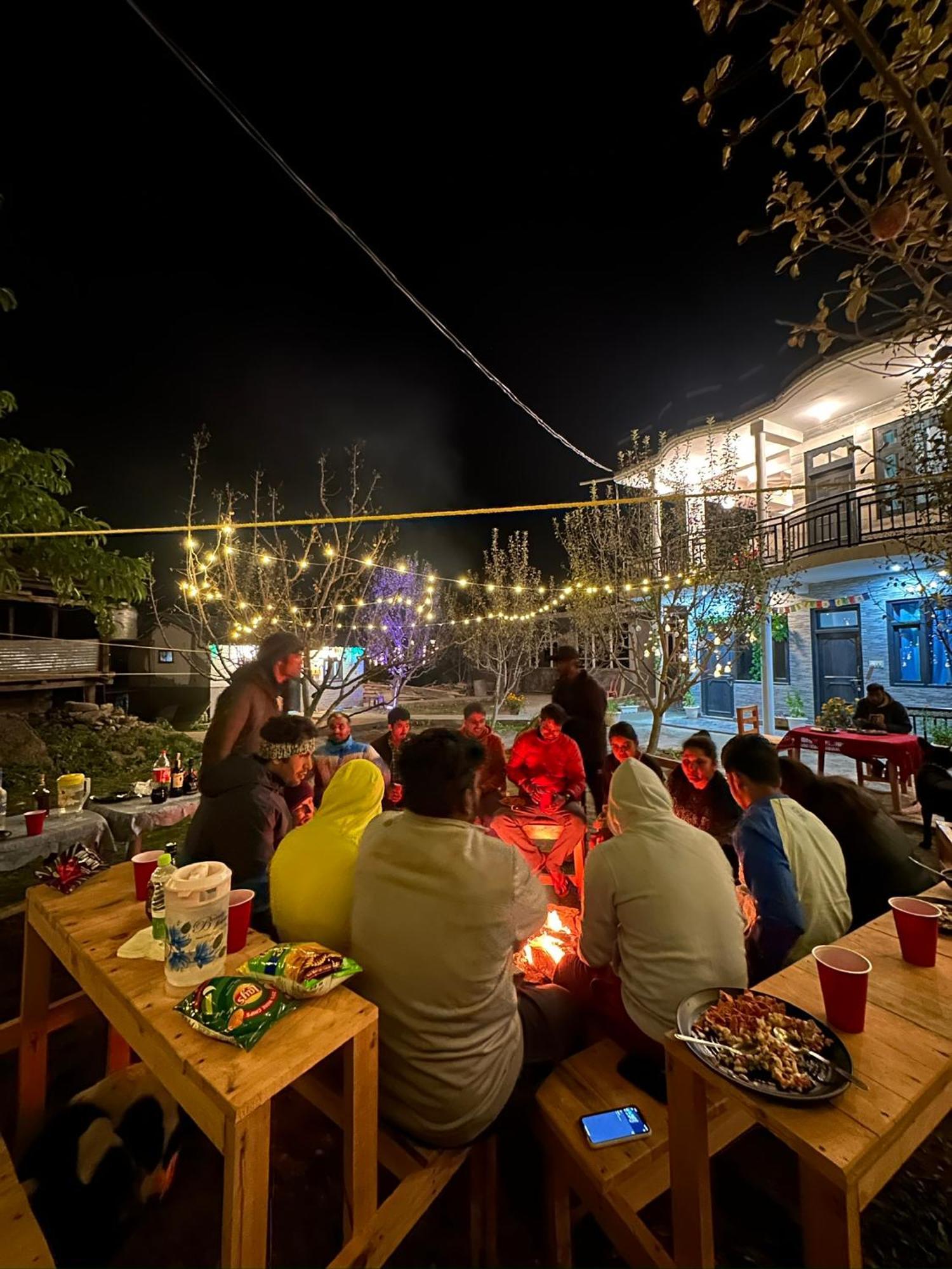 Rare House Hotel Kalgha Ngoại thất bức ảnh